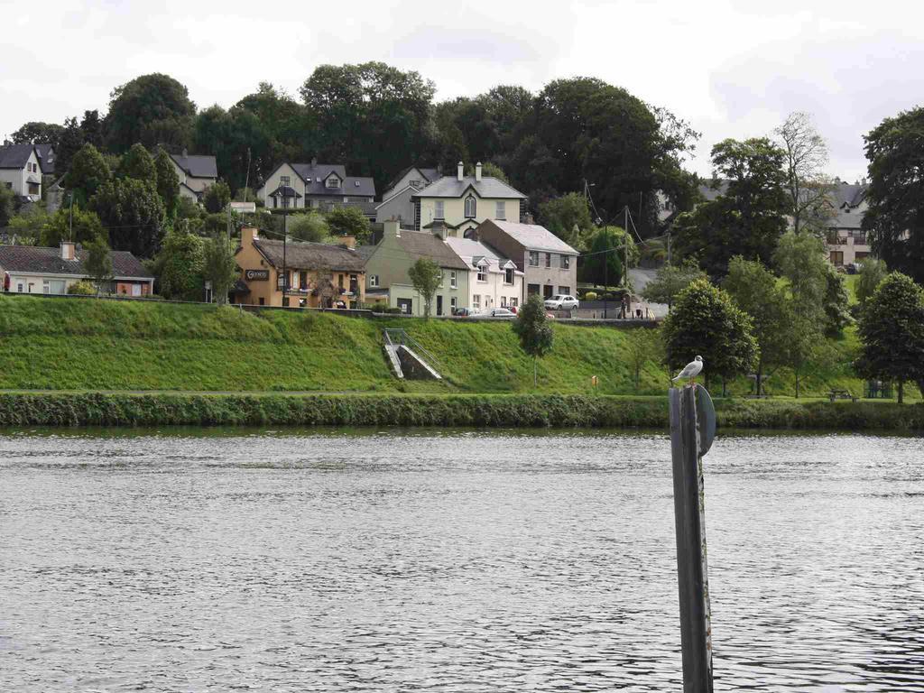 Shannon Breeze B&B Killaloe Ngoại thất bức ảnh