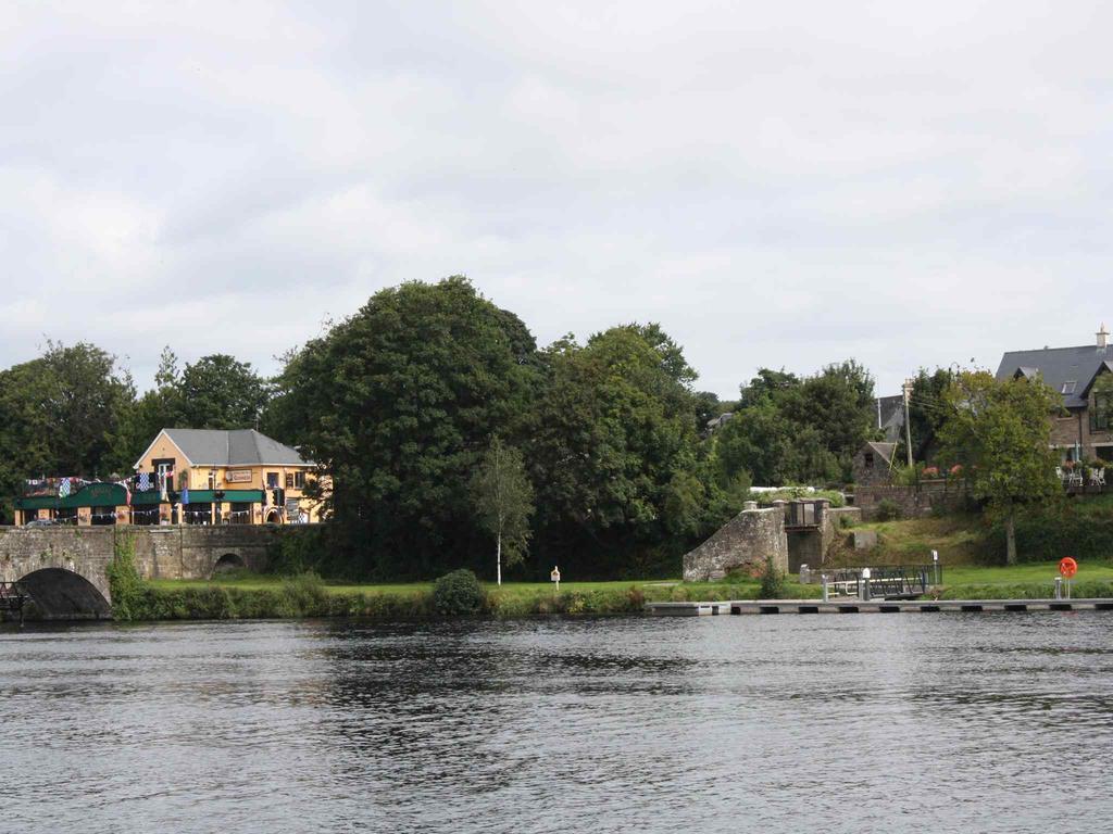 Shannon Breeze B&B Killaloe Ngoại thất bức ảnh